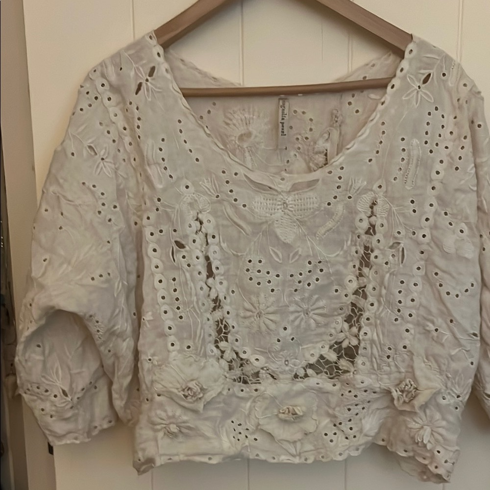 Magnolia Pearl Cream Cropped Embellished Blouse 3/4 Sleeve